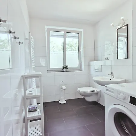 Appartement Moderne Mit Balkon In *